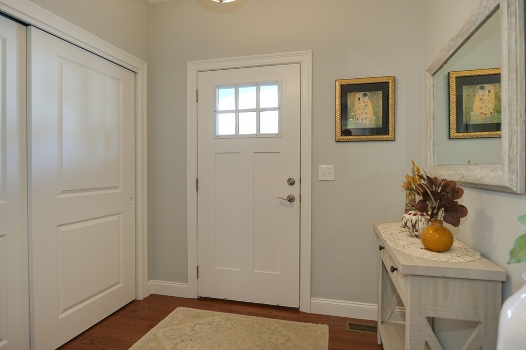 2 Morgan Circle 16