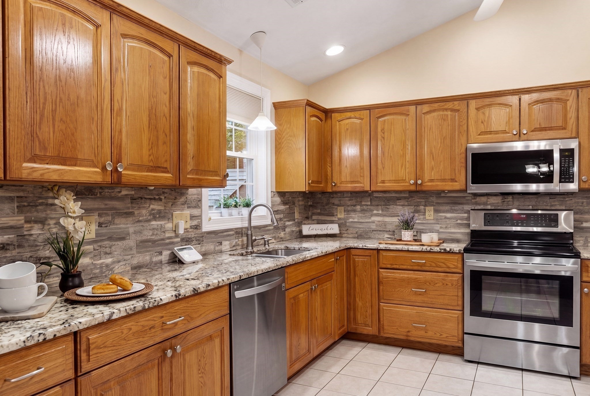 17 Teddy Road, Worcester, MA, 17 Teddy Road, Worcester, MA Photo #11