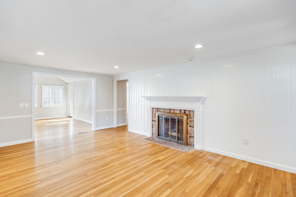 84 Curve Hill Rd