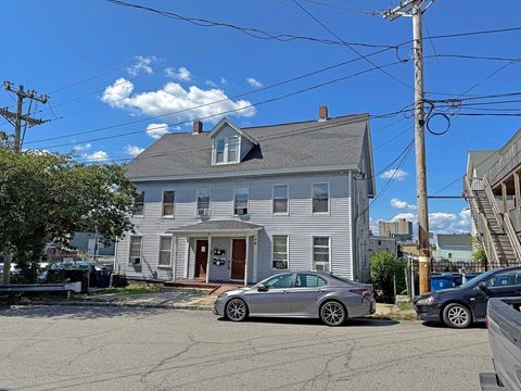 8 Read St Lowell MA 01850