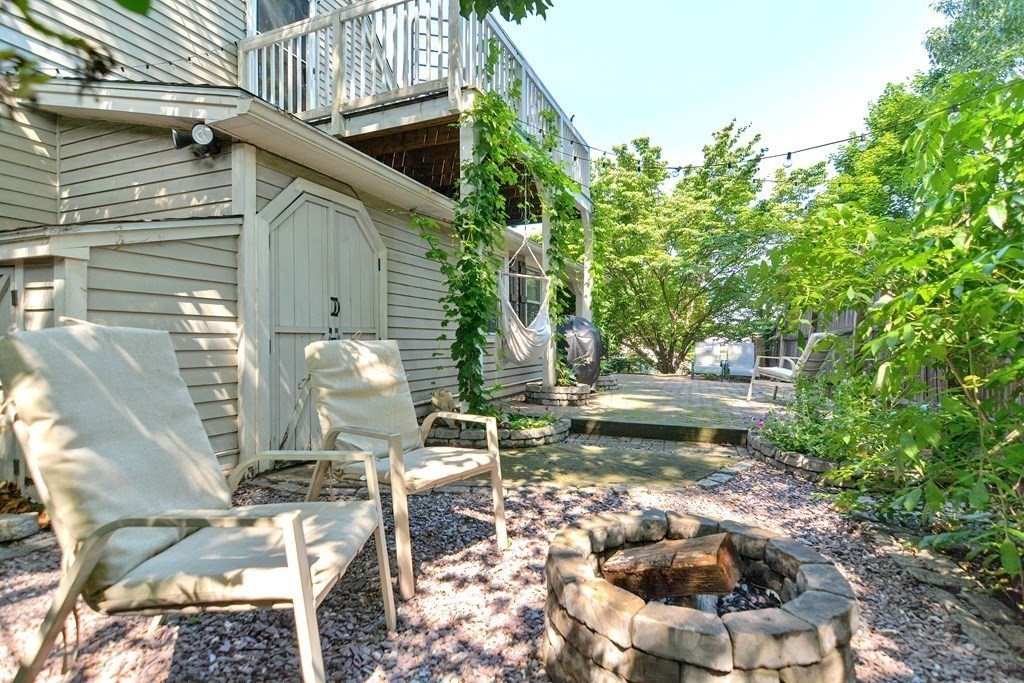 Photo 11 of 34 of 56 Penn St house