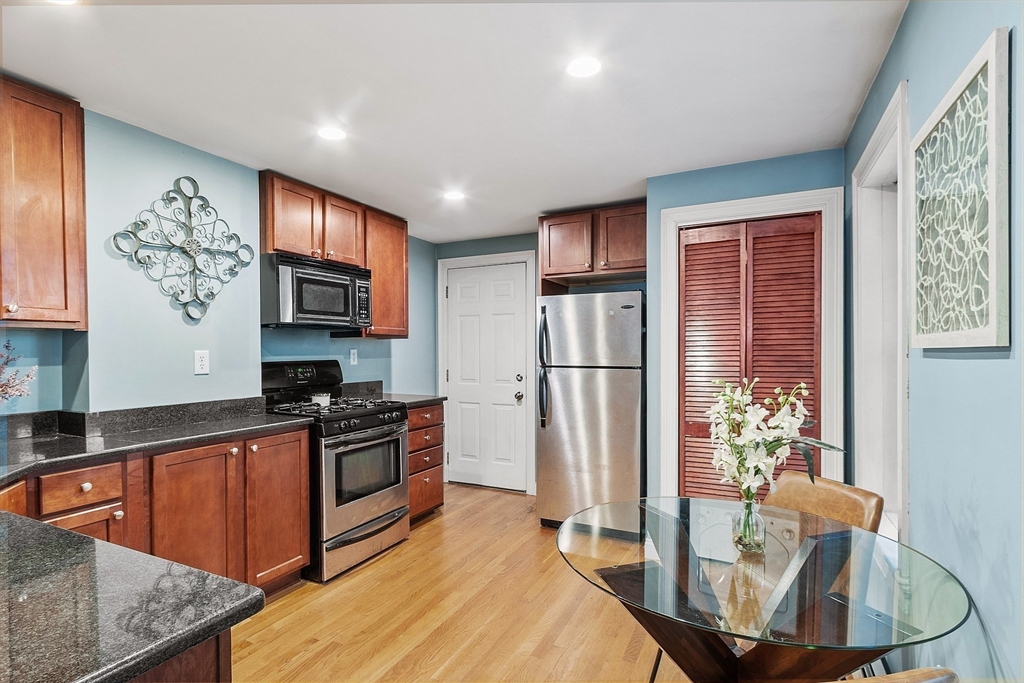 15 Vinton St 2