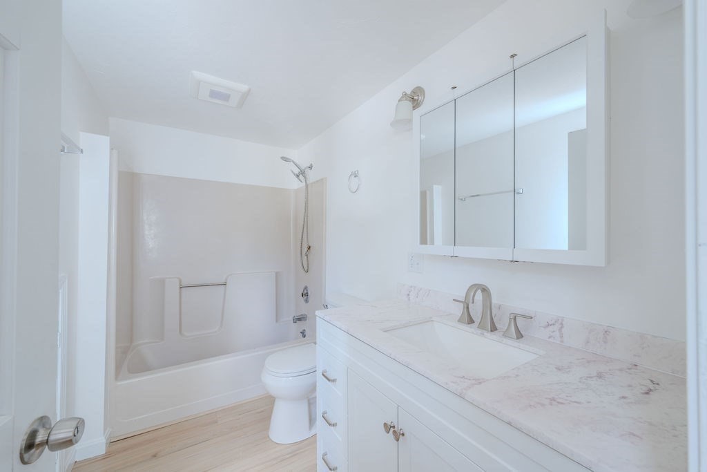 Wellfleet, Massachusetts 02667, United States, 3 Bedrooms Bedrooms, ,2 BathroomsBathrooms,Residential,Active,225607