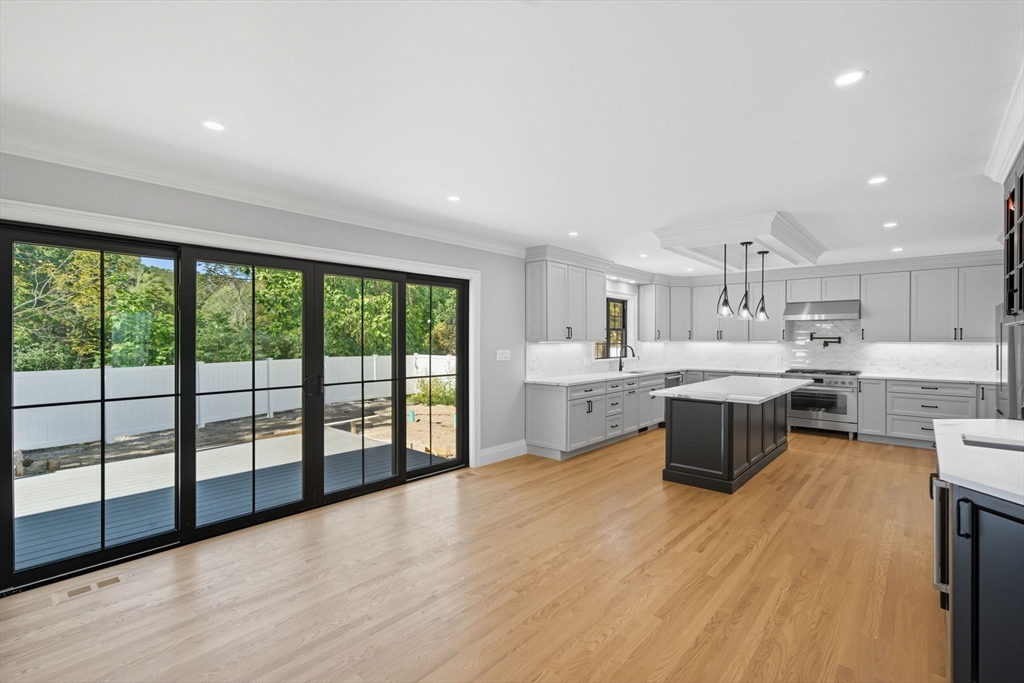 185 Lexington Street