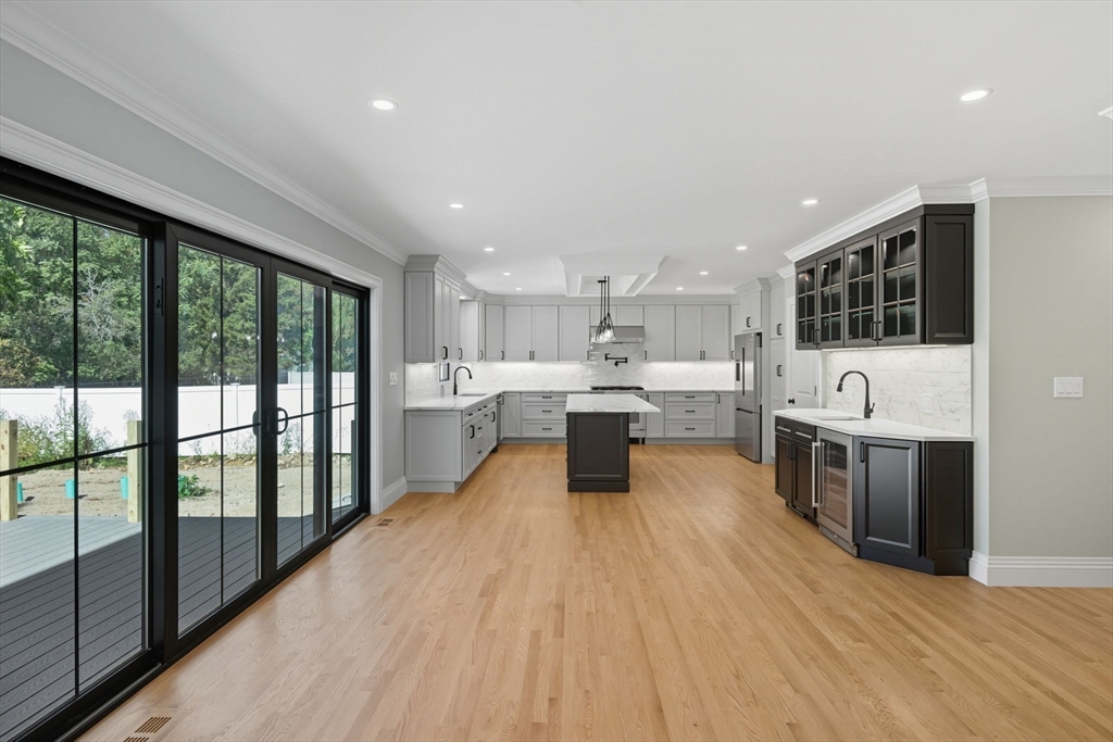 185 Lexington Street