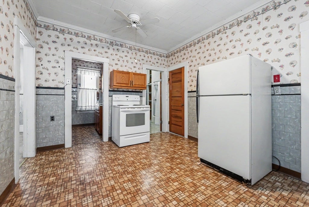 133 Crawford St, Lowell, MA Photo #13