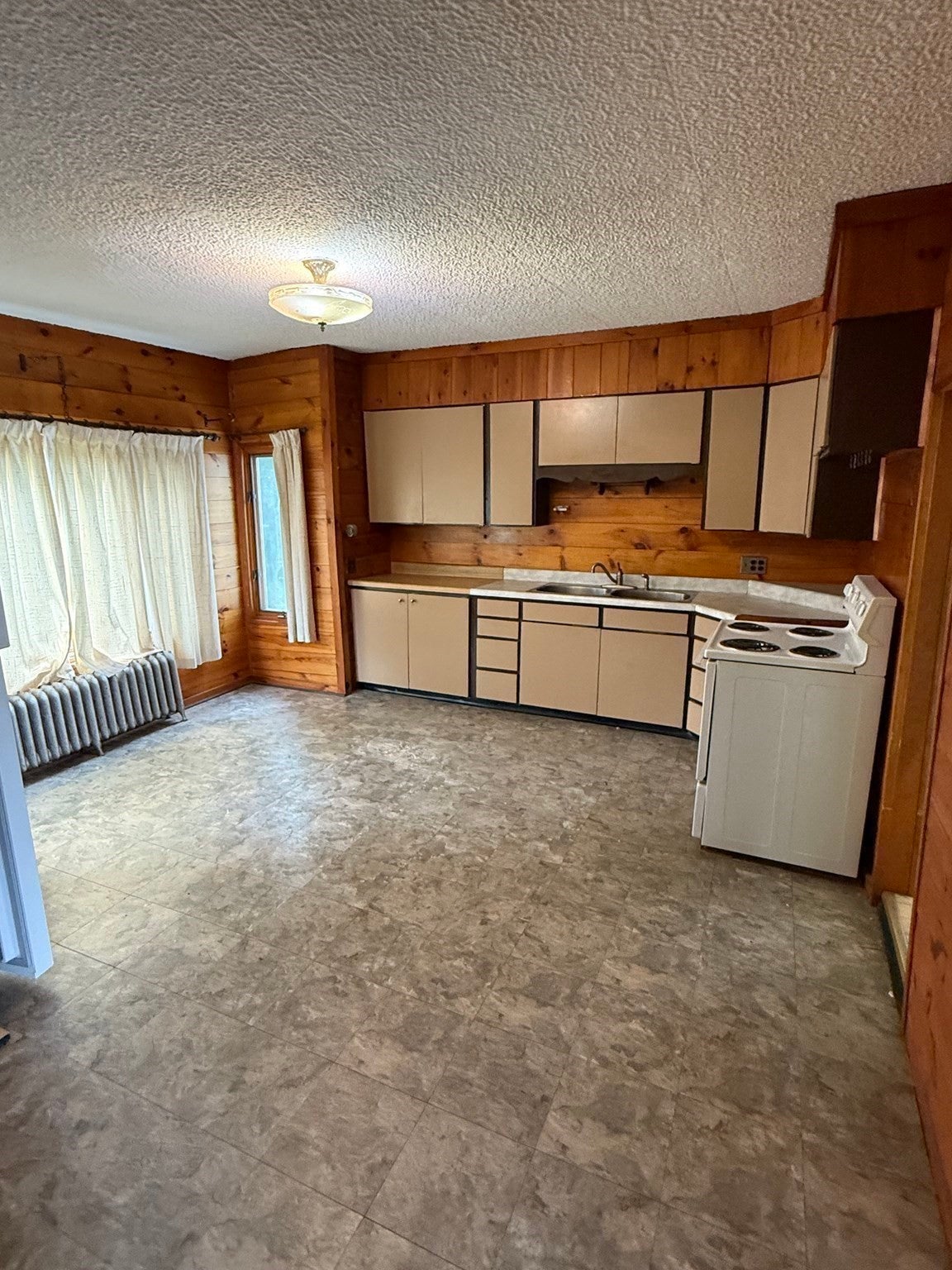 2 Gunn St, Erving, MA, 2 Gunn St, Erving, MA Photo #7