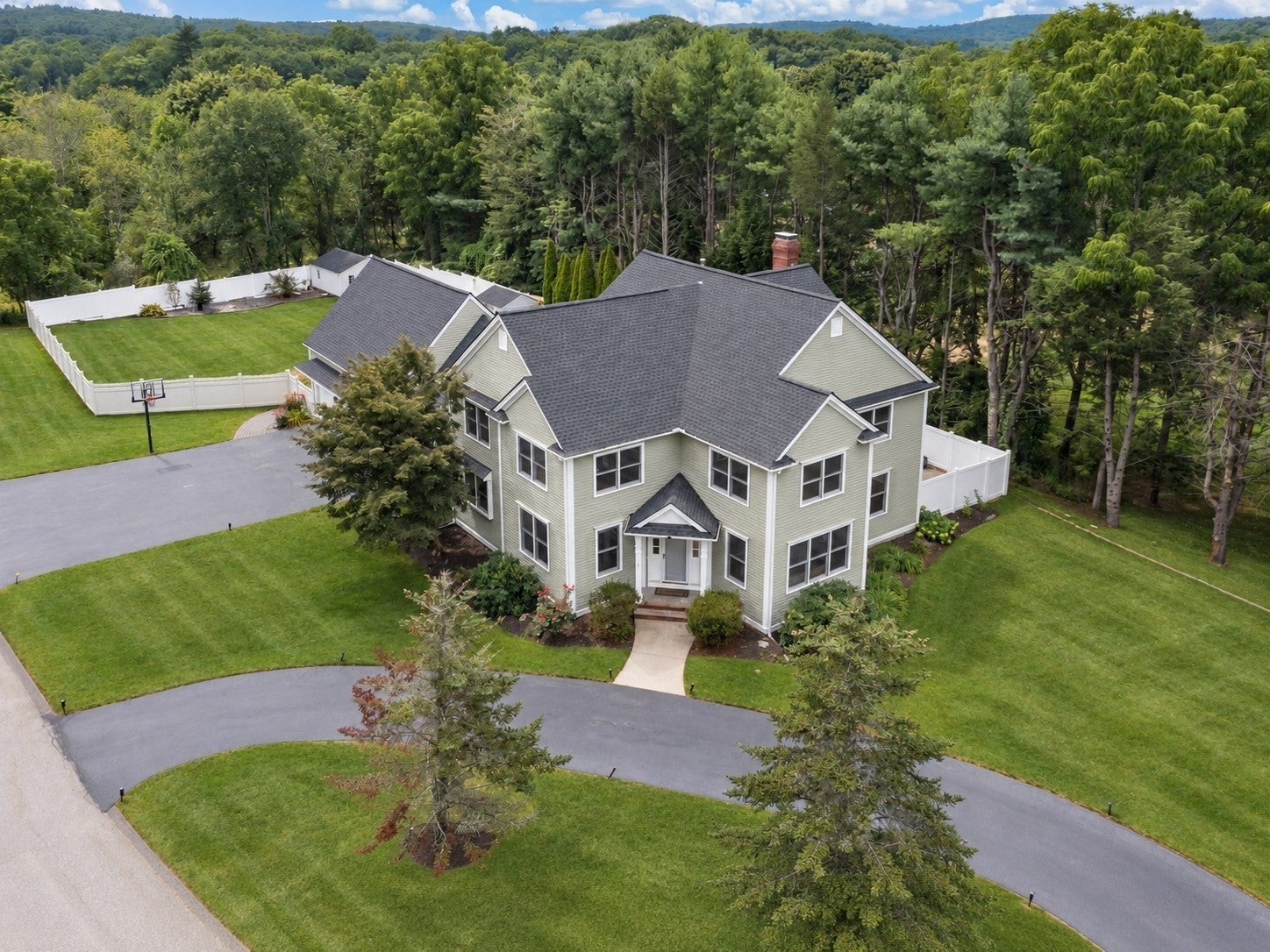 2 Wild Meadow Ln
