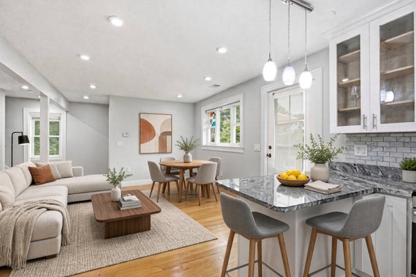 28 BEECHER PL APT B, NEWTON CENTER, MA 02459 - Image d0cef7bc4f85784c27e3d0a72d2bdcc4/3418669359