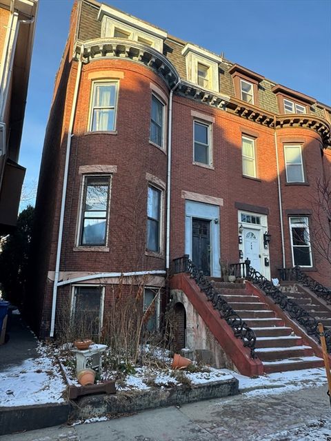 746 E 4th St Boston MA 02127