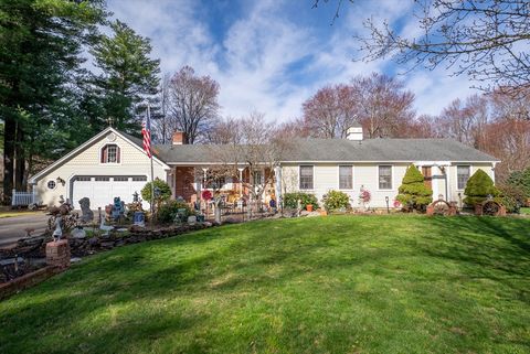 15 Brier Ln East Longmeadow MA 01028