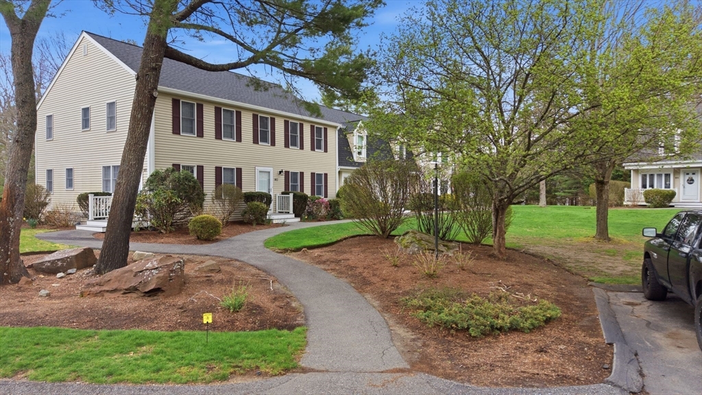 547 Washington St B14