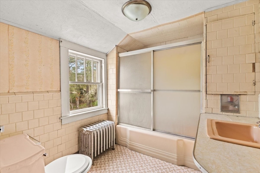 57 Onset Ave, Wareham, MA Photo #18