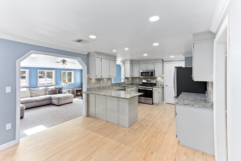 3 Centennial Dr