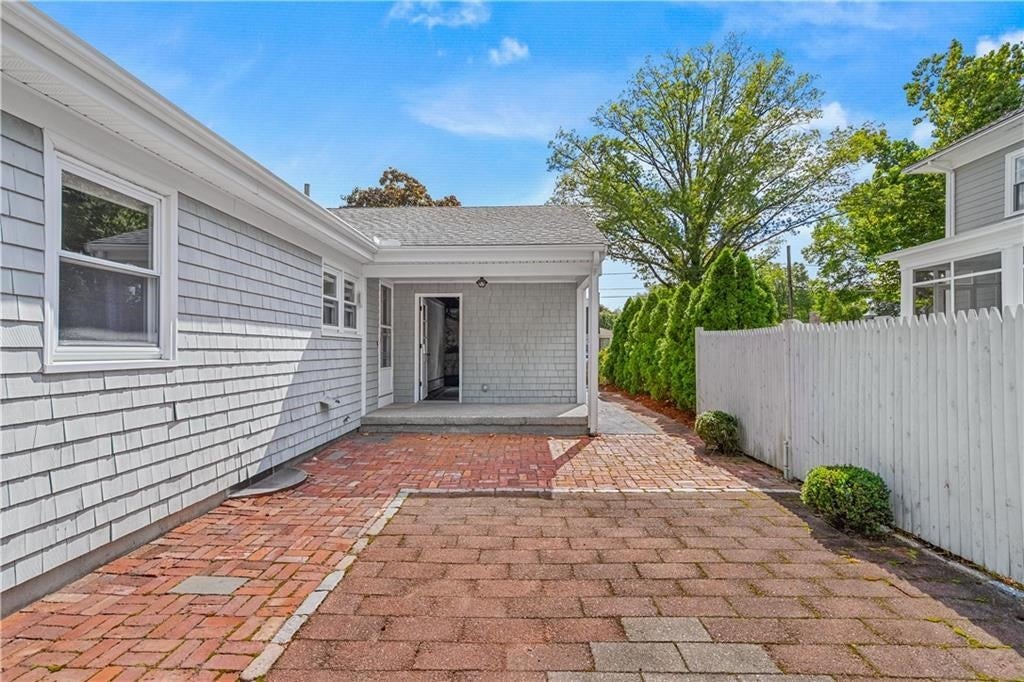 19 Beaumont Street, East Providence, RI Photo #31