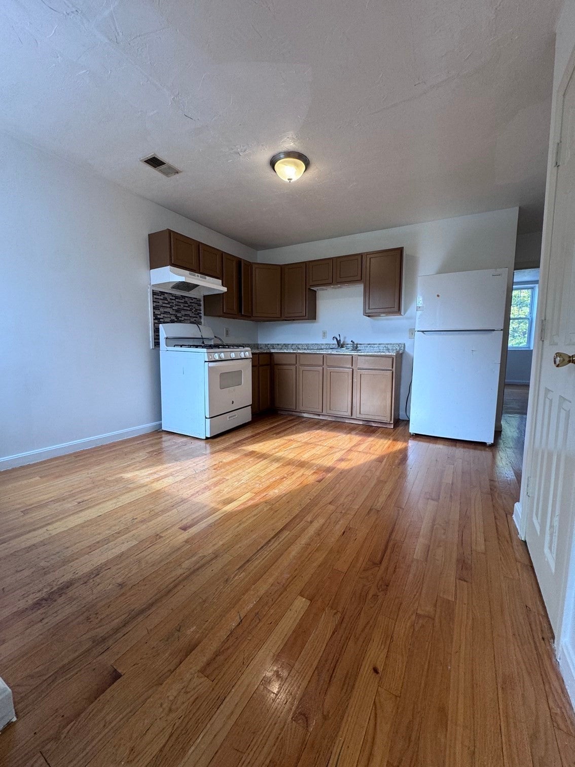 Click for 714 Shawmut Avenue #3, Boston, MA slideshow