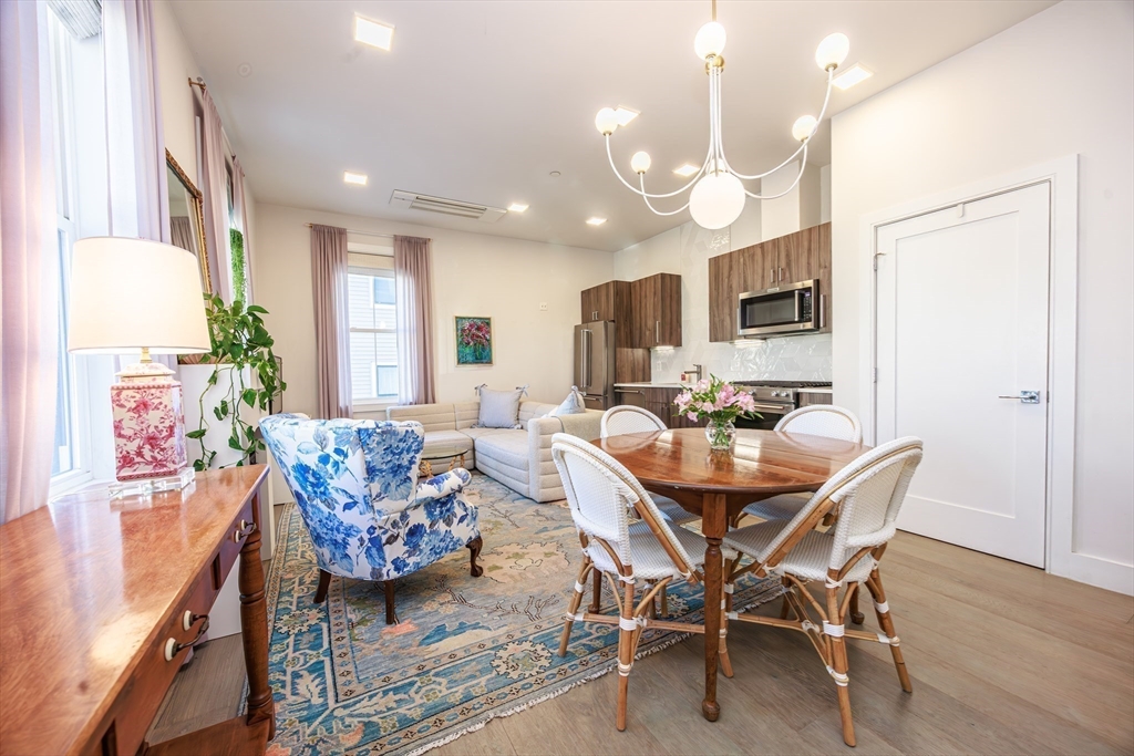 24 Rush St C