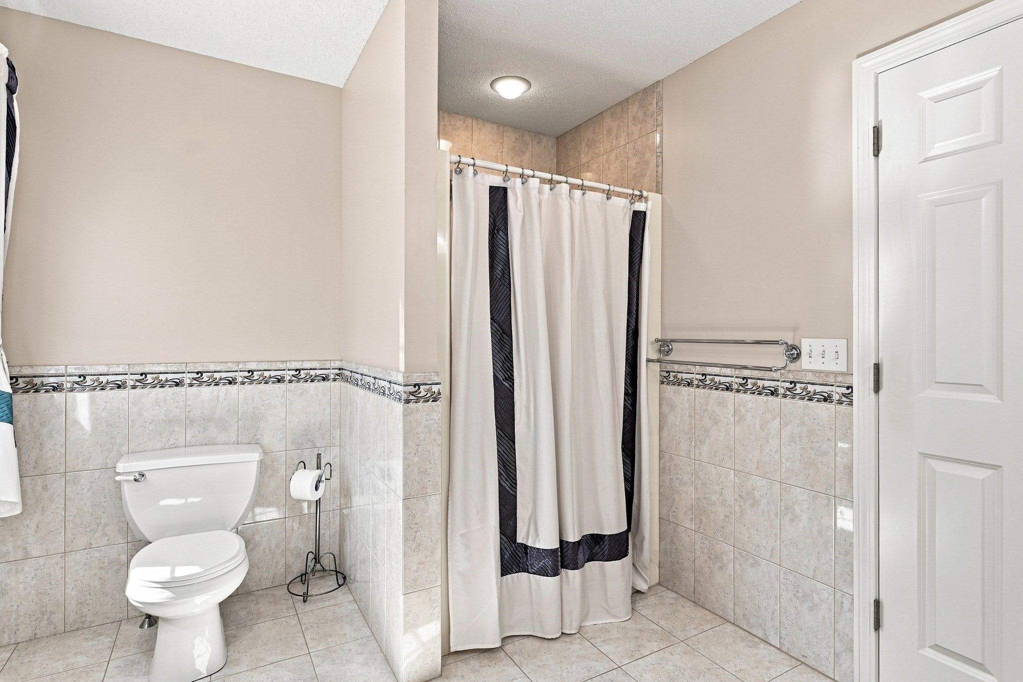 1604 Center St, Ludlow, MA, 1604 Center St, Ludlow, MA Photo #23