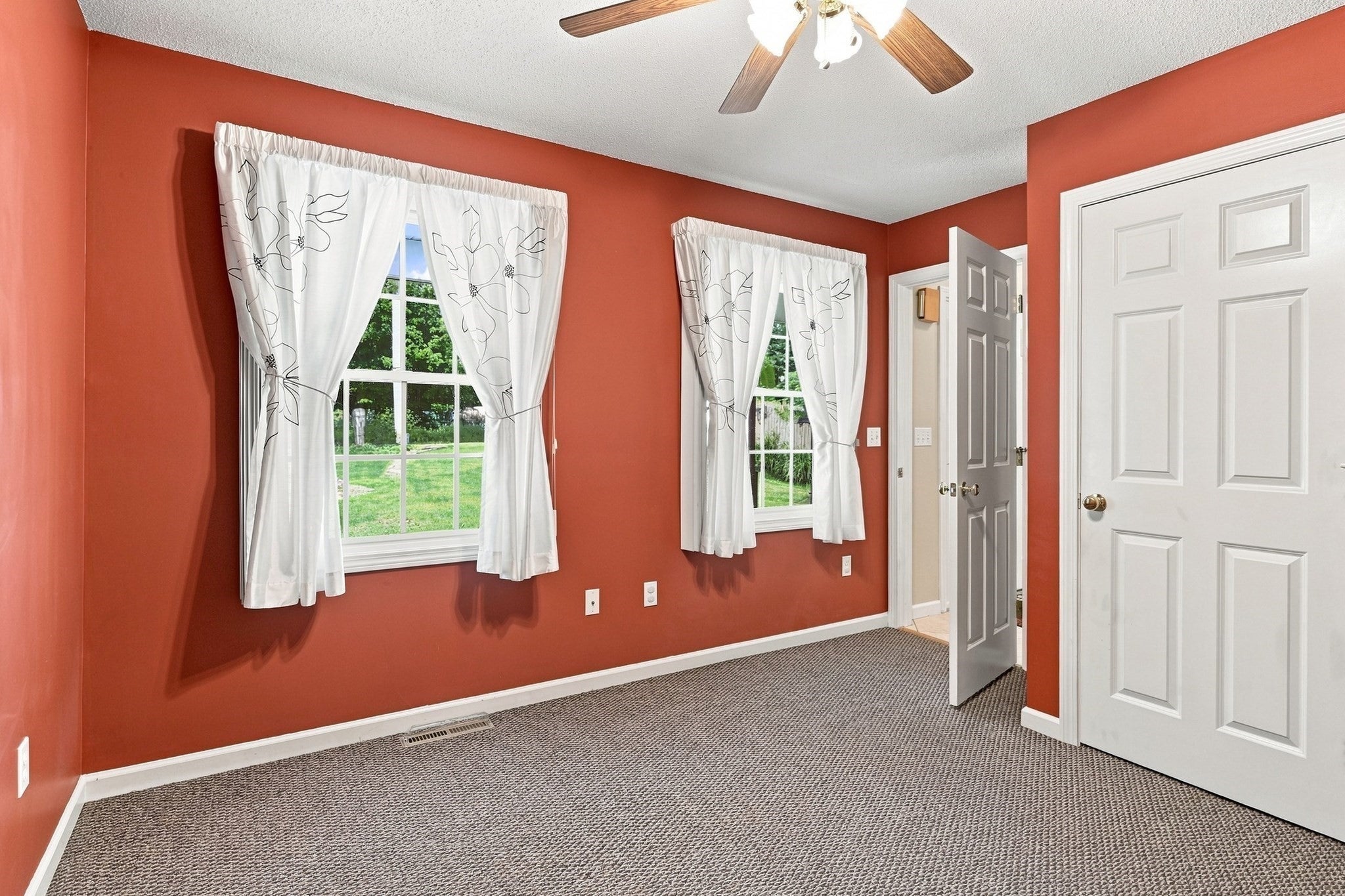 1604 Center St, Ludlow, MA, 1604 Center St, Ludlow, MA Photo #18