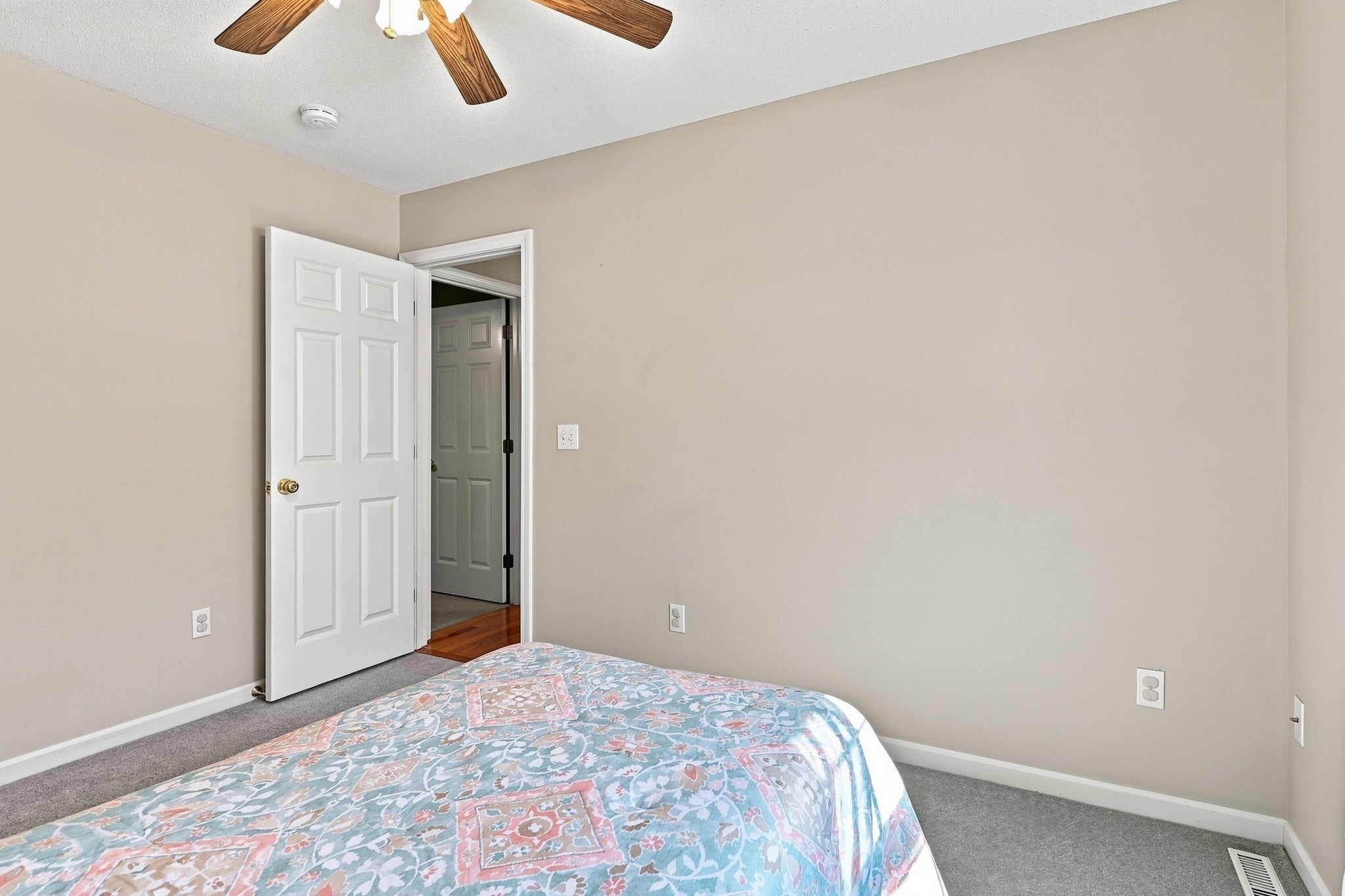 1604 Center St, Ludlow, MA, 1604 Center St, Ludlow, MA Photo #26