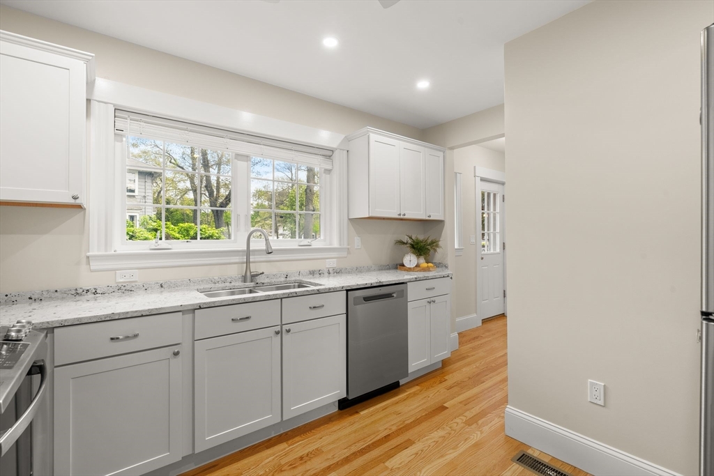 106 Central St, Hingham, MA Photo #21