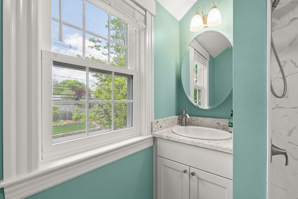106 Central St, Hingham, MA Photo #33