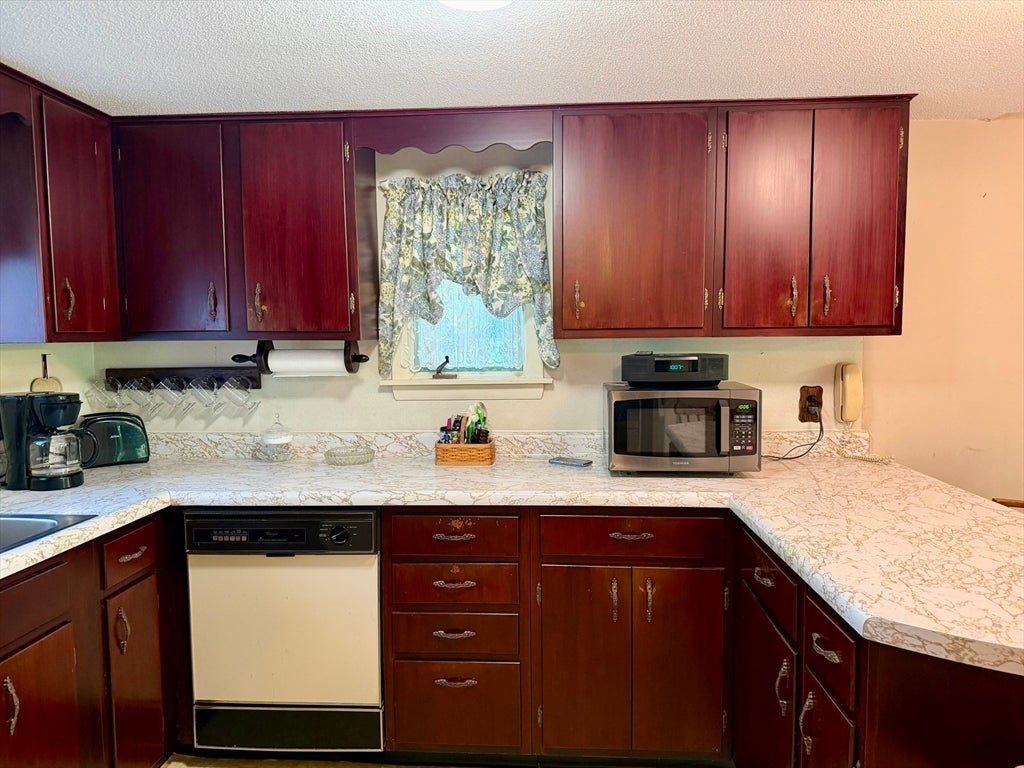 4 Highland Circle, Montague, MA Photo #20
