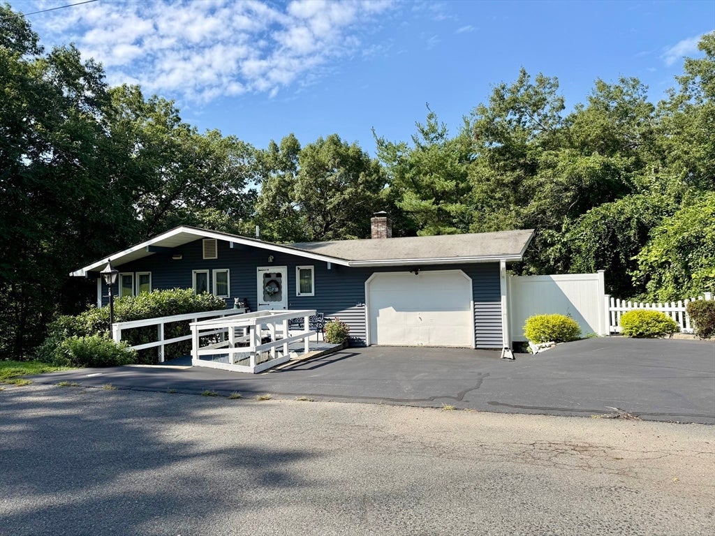 4 Highland Circle, Montague, MA Photo #2
