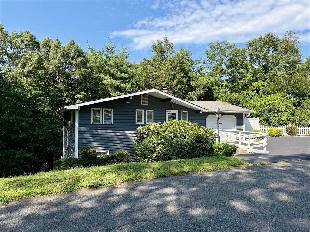 4 Highland Circle, Montague, MA Photo #3