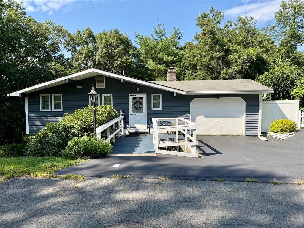 Photo of 4 Highland Circle, Montague, MA