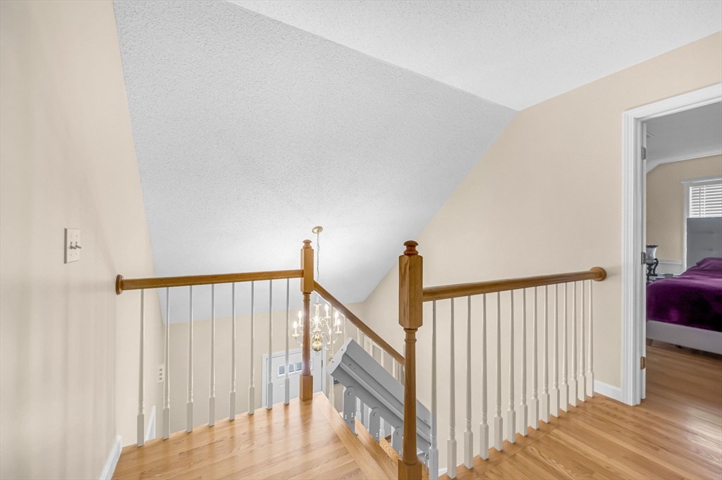 Springfield, Massachusetts 01118, United States, 3 Bedrooms Bedrooms, ,3 BathroomsBathrooms,Residential,Contingent,86085