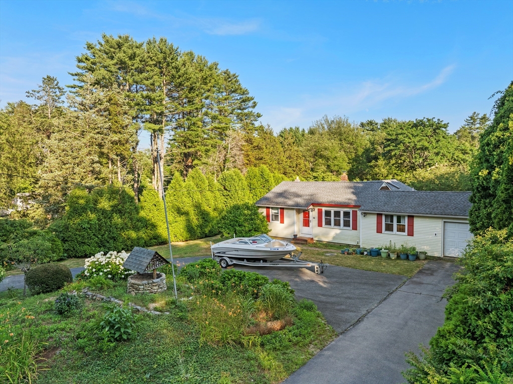 23 Lakeside Ave