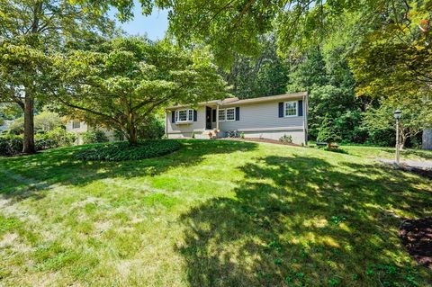 12 Coachman Ln Auburn MA 01501