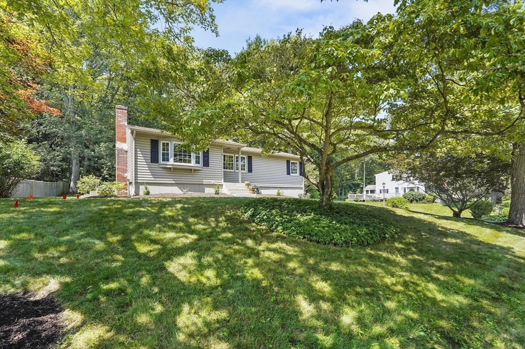 12 Coachman Ln