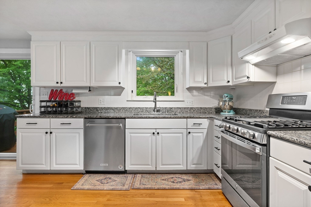 93 Cedar Rd N