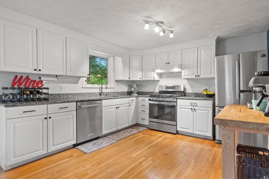 93 Cedar Rd N