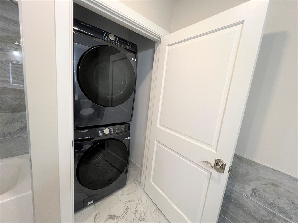 511 Hancock St 207