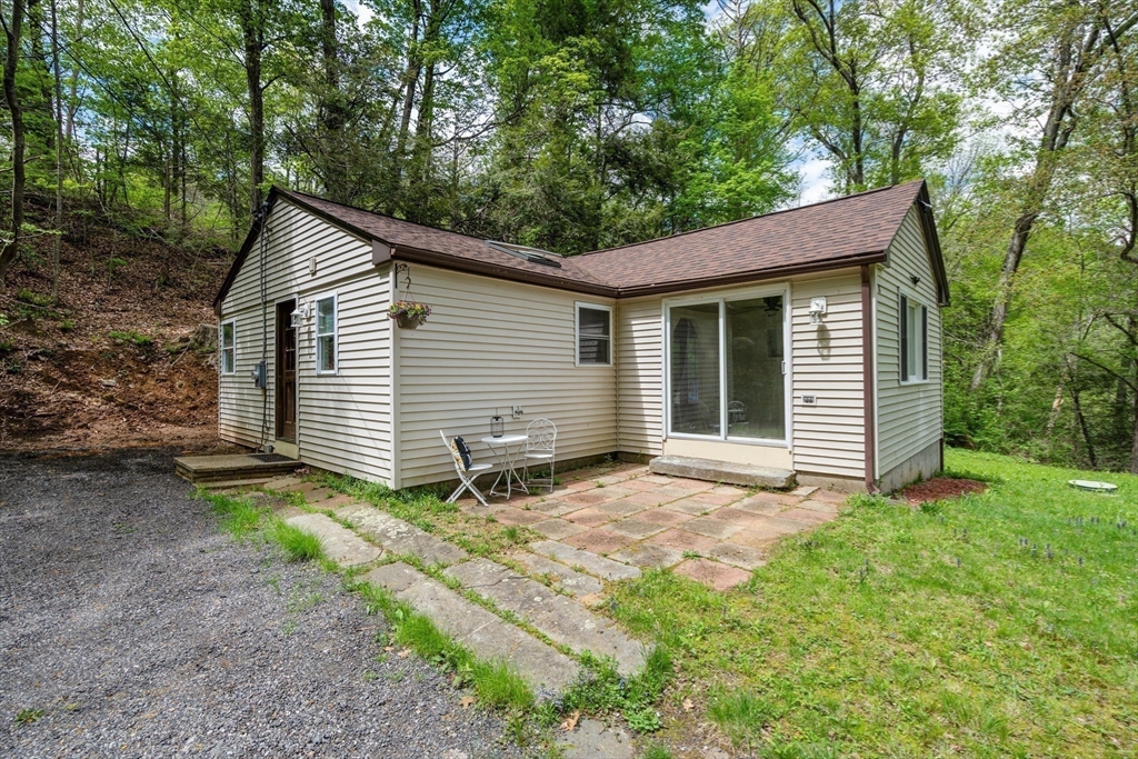 8 Heritage Dr