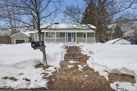 Photo of 40 Linwood Street, Chelmsford, MA 01824 (MLS # 73476836)