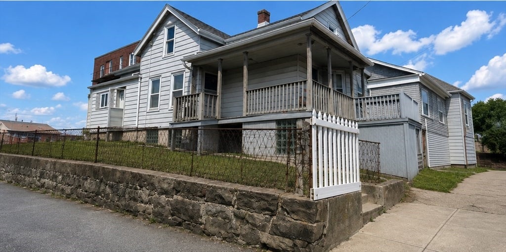 21 Everett St, Fall River, MA Photo #2