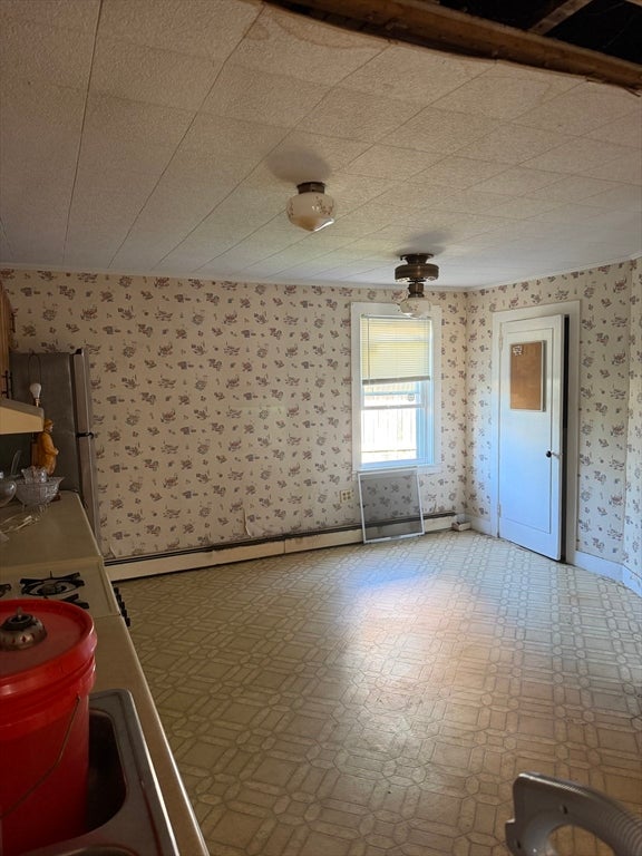 21 Everett St, Fall River, MA Photo #4