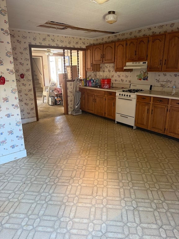 21 Everett St, Fall River, MA Photo #6