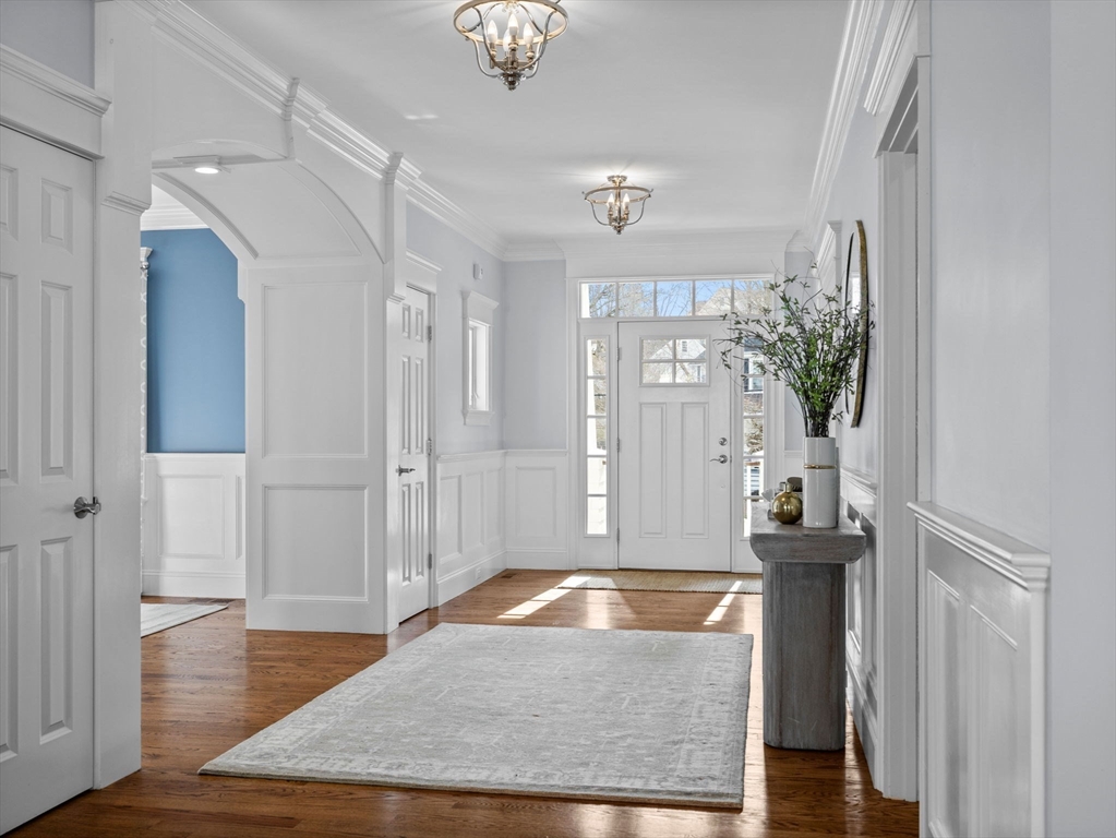 25 Crescent St