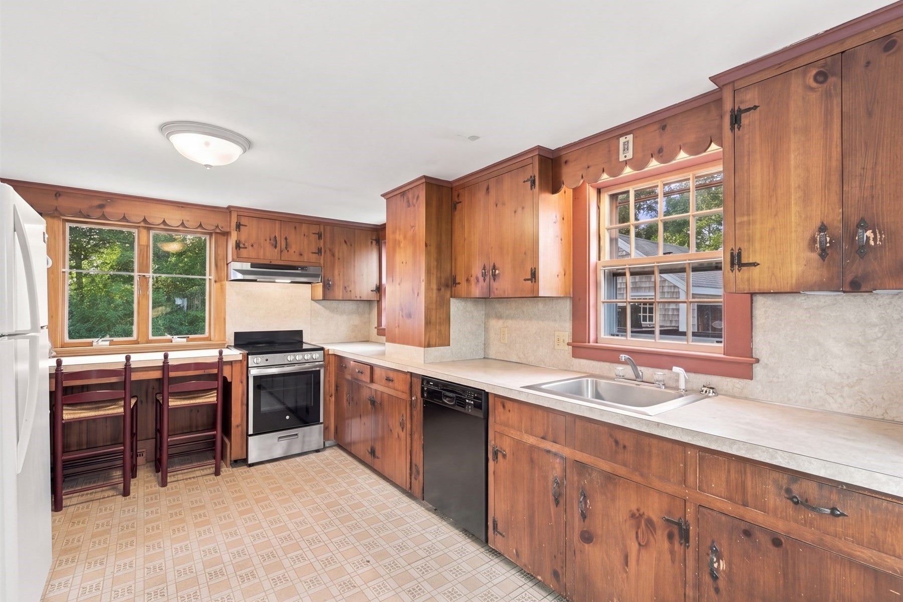 170 Lakeview Ave, Falmouth, MA Photo #9