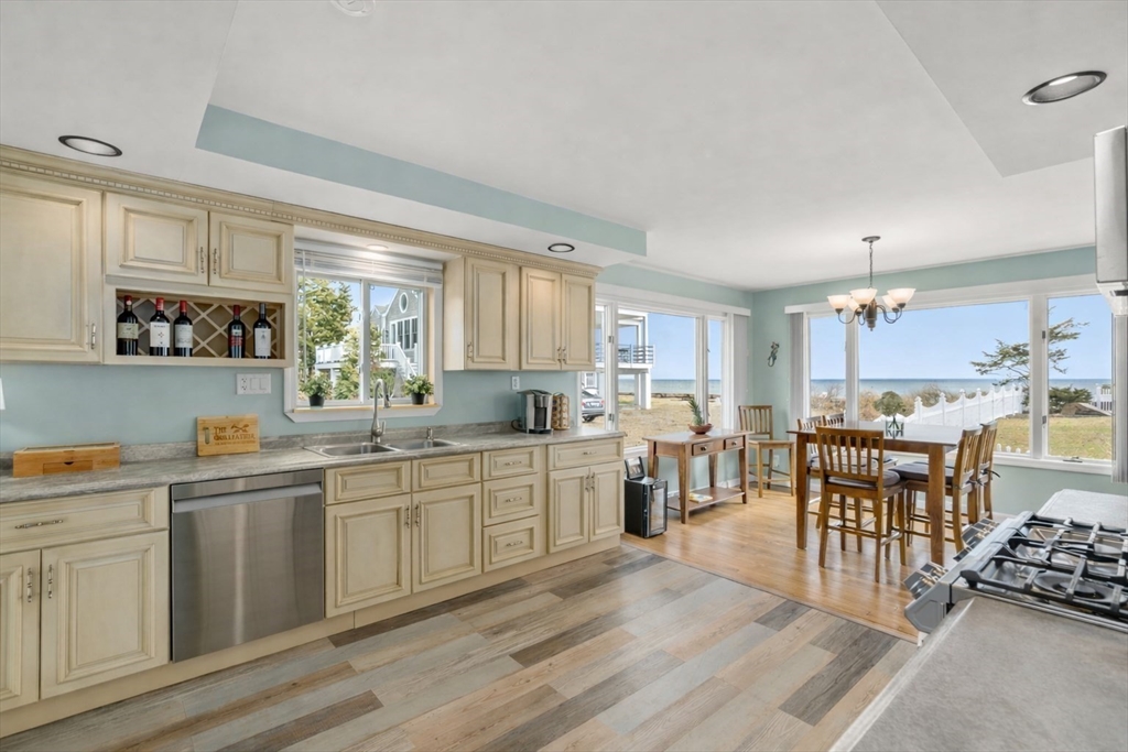 8 W Silver Shell Ave