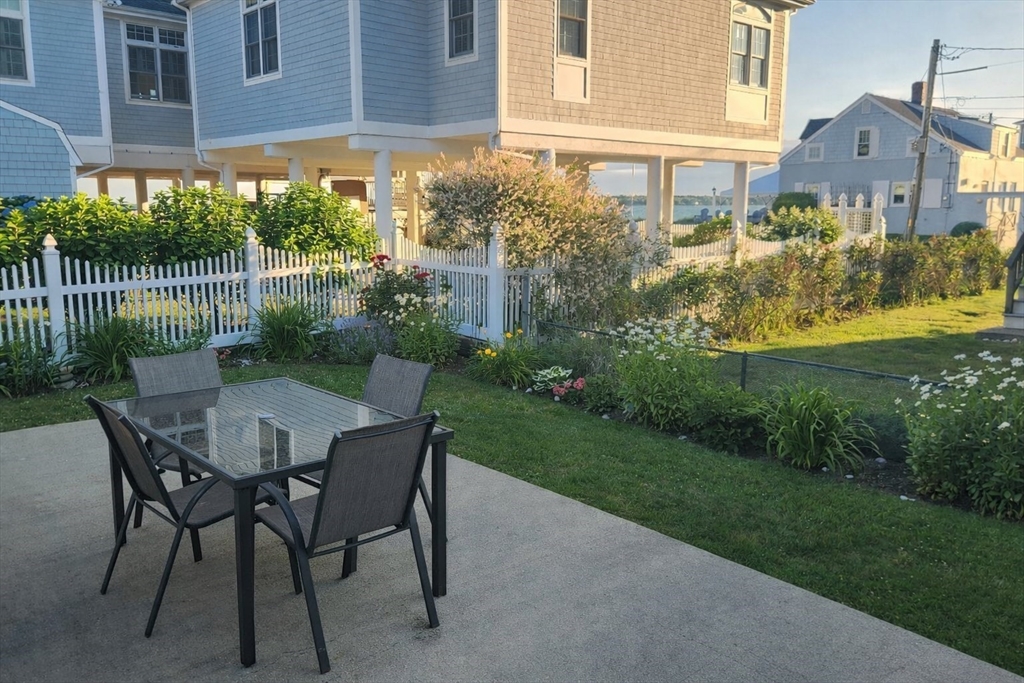 8 W Silver Shell Ave