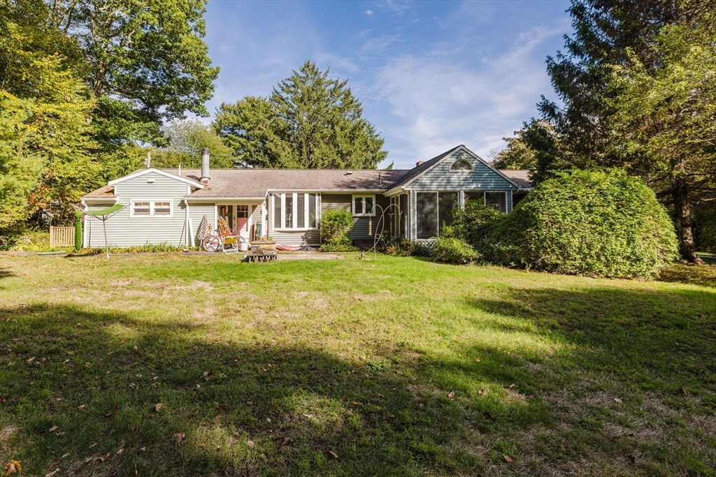 23 Colonial Way