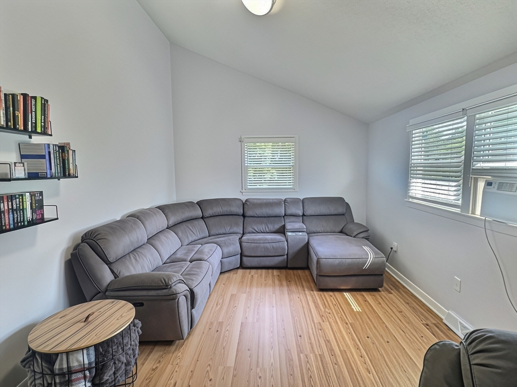2 Mcfarlin Rd, Carver, MA Photo #13