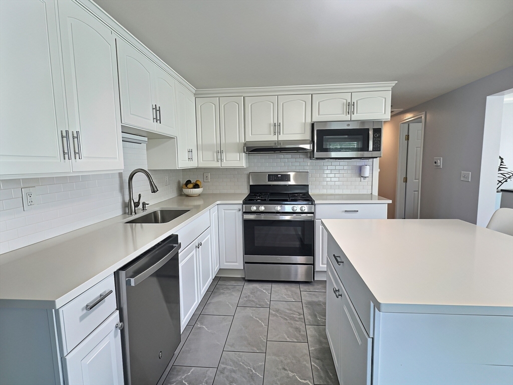 2 Mcfarlin Rd, Carver, MA Photo #6