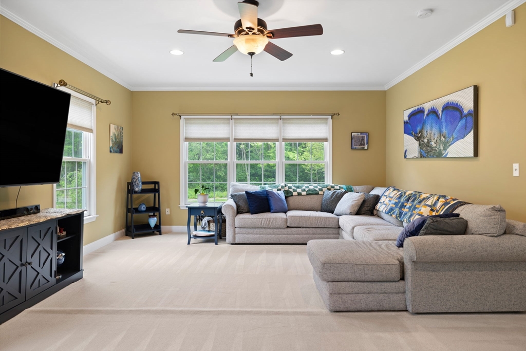 1 Eleanor Dr